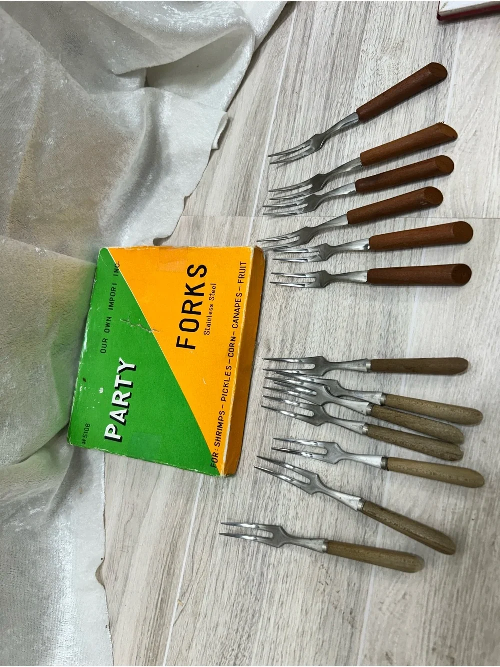 Vintage Japan Party Cocktail Forks Set 14 Wood Handles Original Box #5106